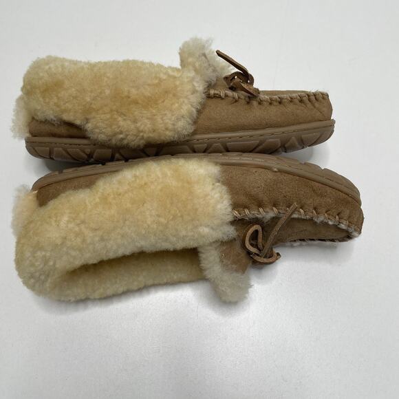 L.L Bean Women 7 M Tan Wicked Good Sheepskin Slippers Moccasins Shoes 130484 EUC - Picture 11 of 12
